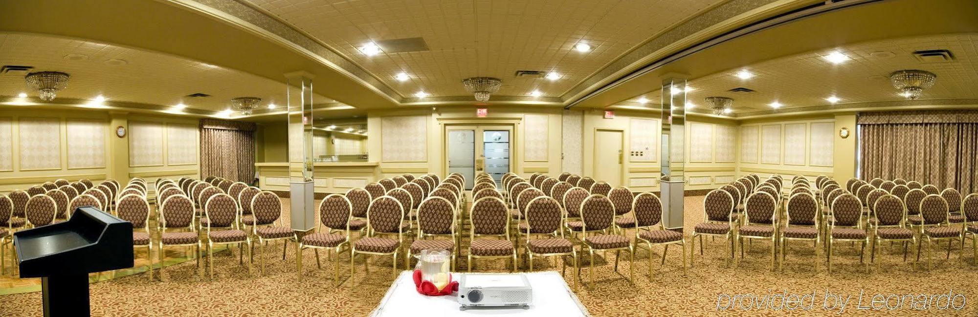 Ramada By Wyndham St. John'S Otel Restoran fotoğraf