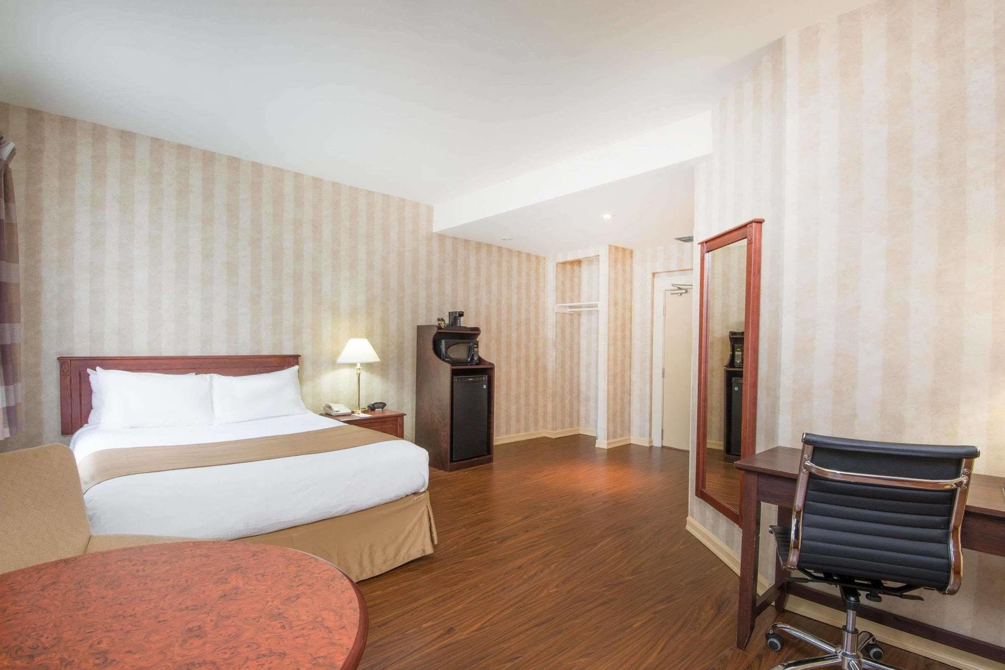 Ramada By Wyndham St. John'S Otel Dış mekan fotoğraf