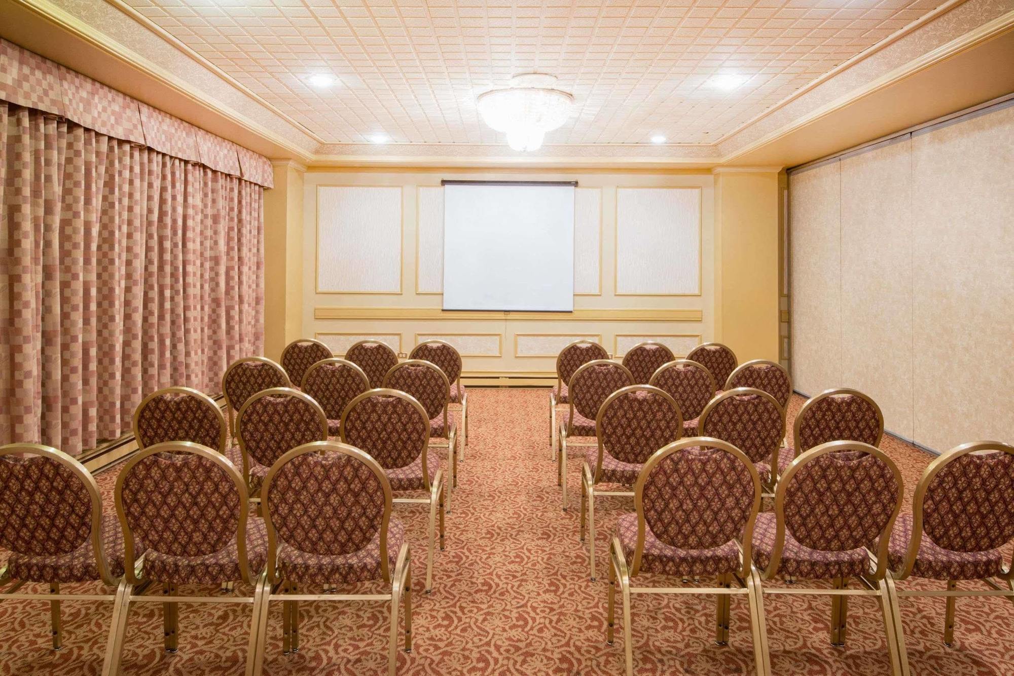 Ramada By Wyndham St. John'S Otel Dış mekan fotoğraf
