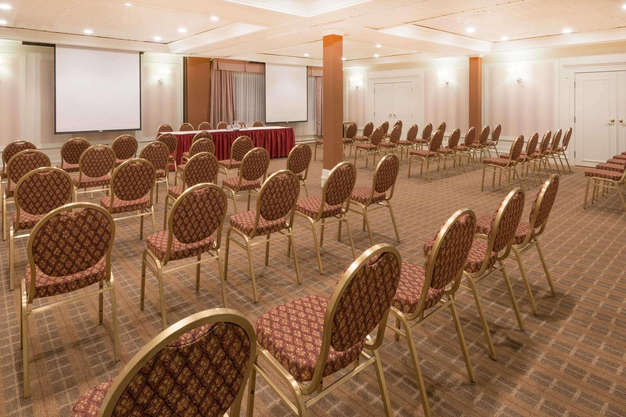 Ramada By Wyndham St. John'S Otel Dış mekan fotoğraf